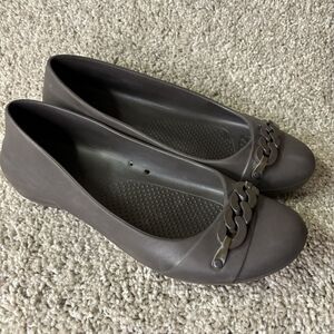 Crocs Women's 10 Gianna Chain‎ Detail Flats Brown